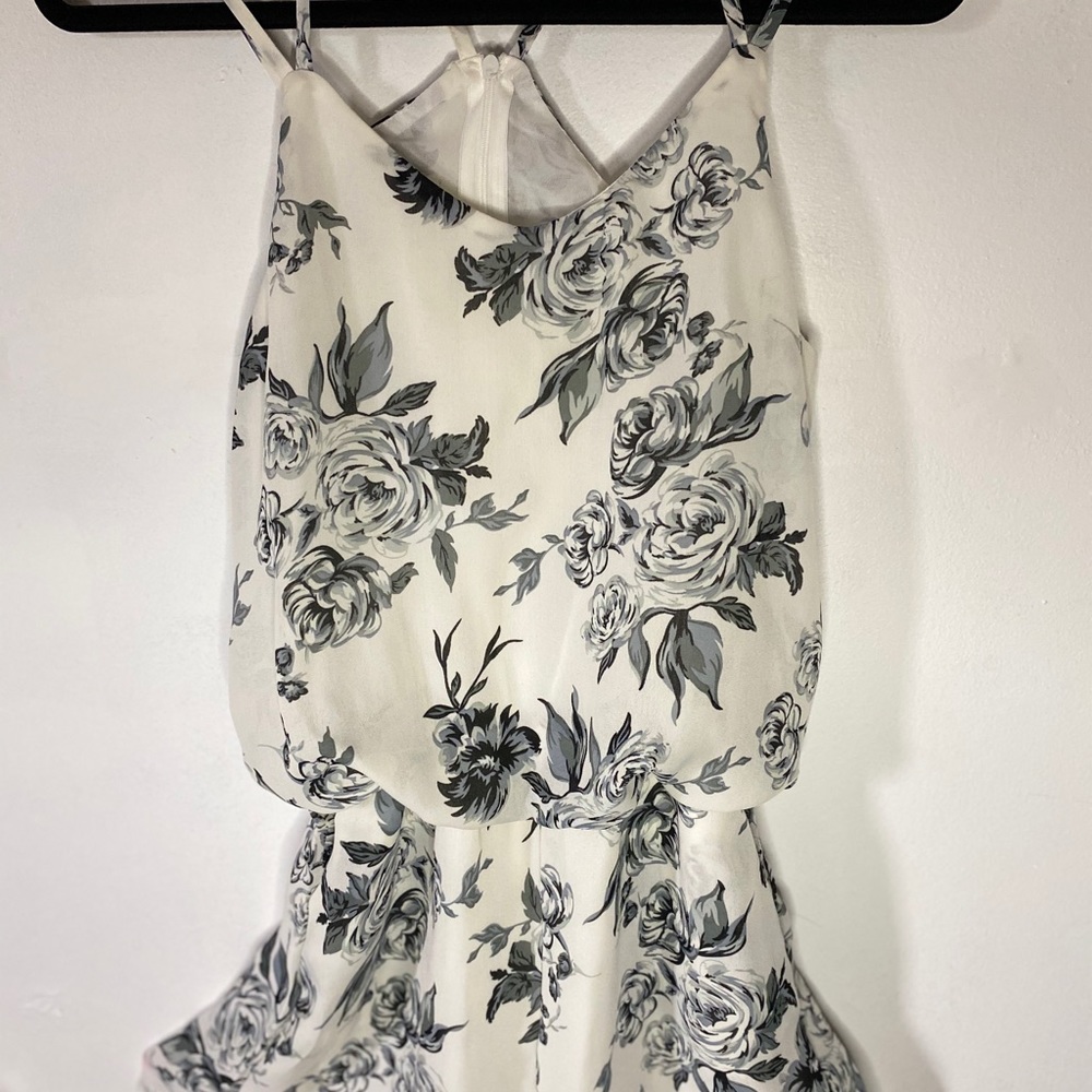 Romper - Picture 2 of 6
